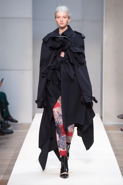 Look 18